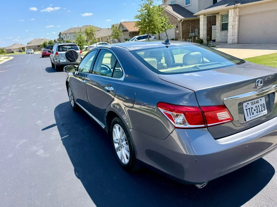 2012 Lexus ES 5th Gen - Image 6 of 18