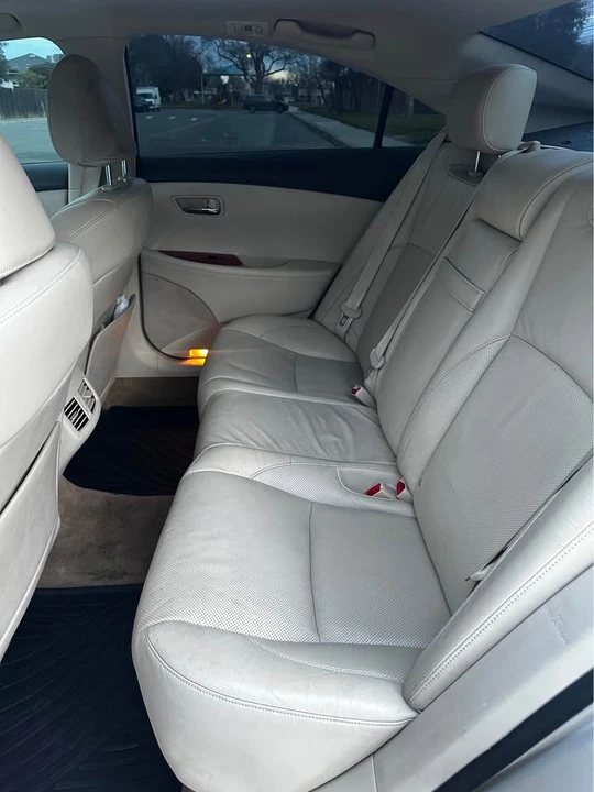 2012 Lexus ES 5th Gen - Image 9 of 13