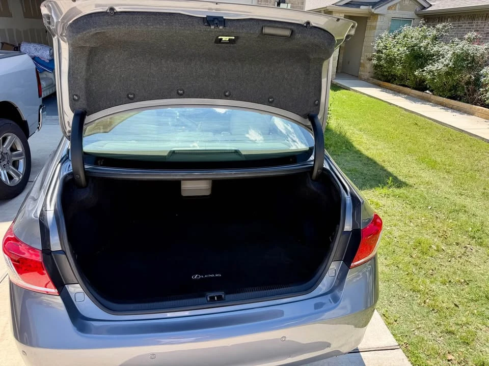 2012 Lexus ES 5th Gen - Image 11 of 18