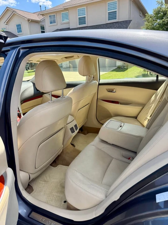 2012 Lexus ES 5th Gen - Image 15 of 18