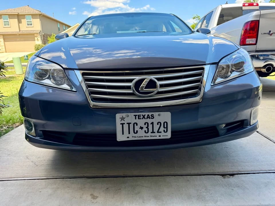 2012 Lexus ES 5th Gen - Image 2 of 18