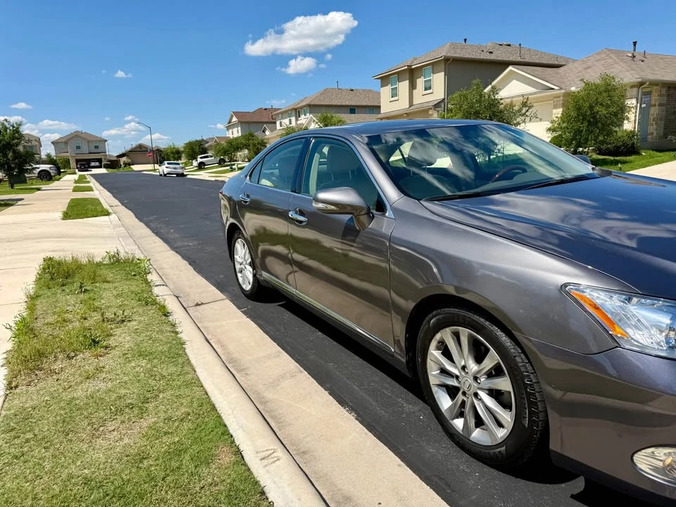 2012 Lexus ES 5th Gen - Image 4 of 18