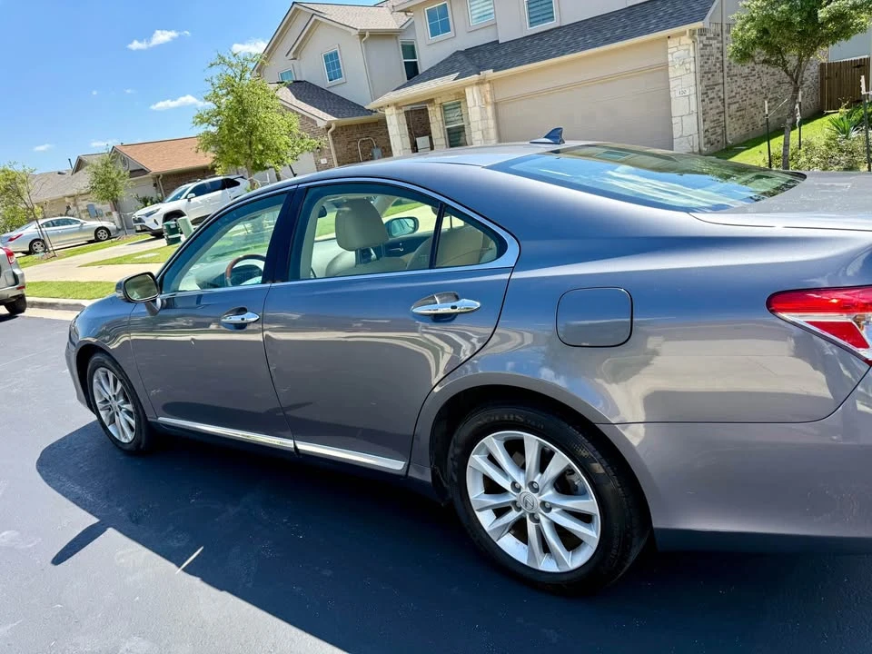 2012 Lexus ES 5th Gen - Image 7 of 18