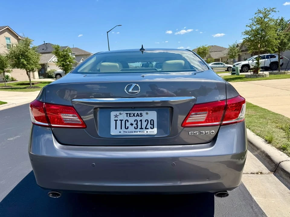2012 Lexus ES 5th Gen - Image 5 of 18