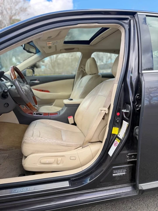 2012 Lexus ES 5th Gen - Image 11 of 18