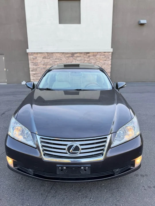 2012 Lexus ES 5th Gen - Image 2 of 19