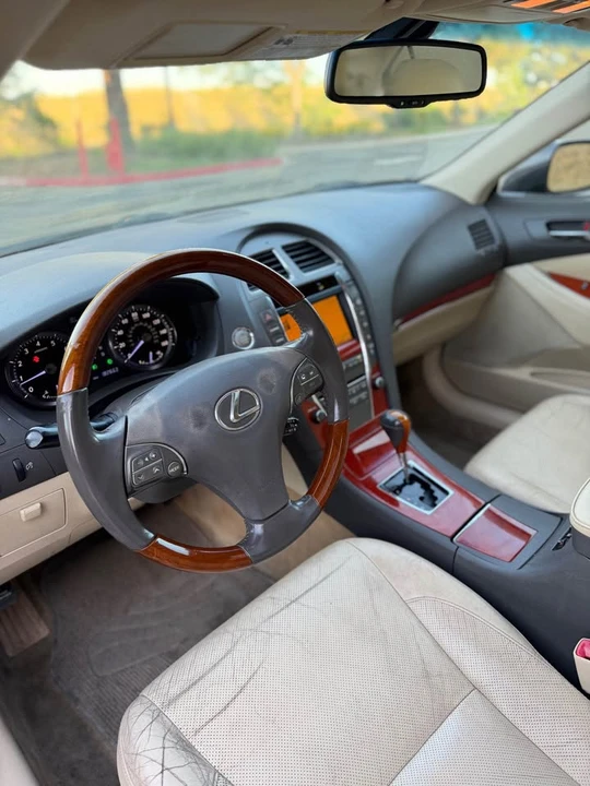 2012 Lexus ES 5th Gen - Image 12 of 20