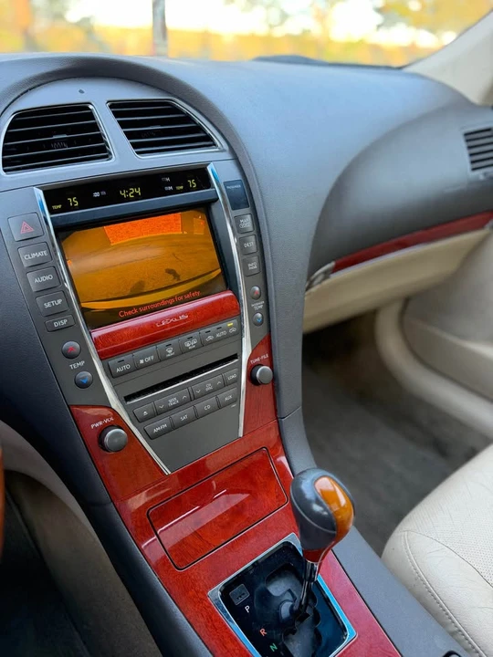 2012 Lexus ES 5th Gen - Image 16 of 19