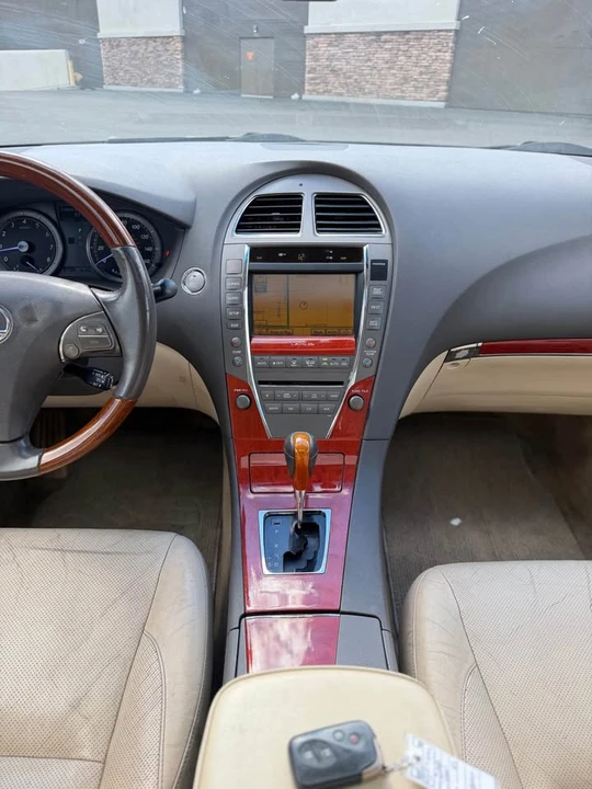 2012 Lexus ES 5th Gen - Image 10 of 18