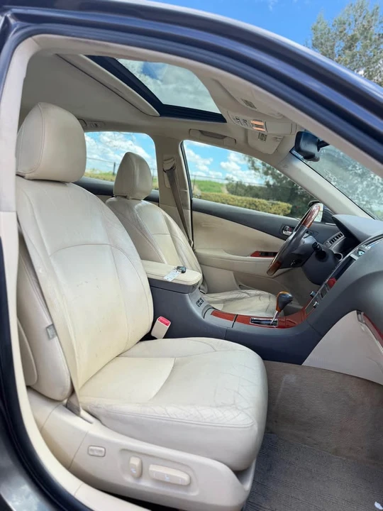 2012 Lexus ES 5th Gen - Image 15 of 18