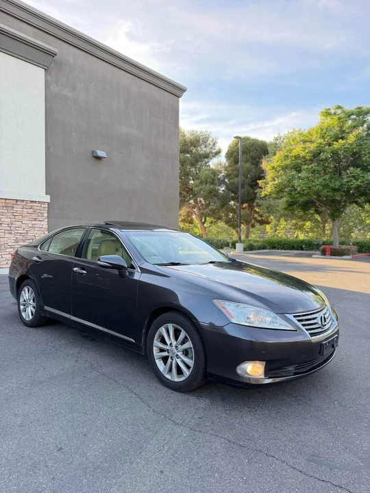 2012 Lexus ES 5th Gen - Image 3 of 20