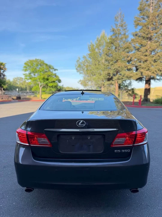 2012 Lexus ES 5th Gen - Image 7 of 19