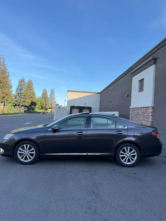 2012 Lexus ES 5th Gen - Image 6 of 19