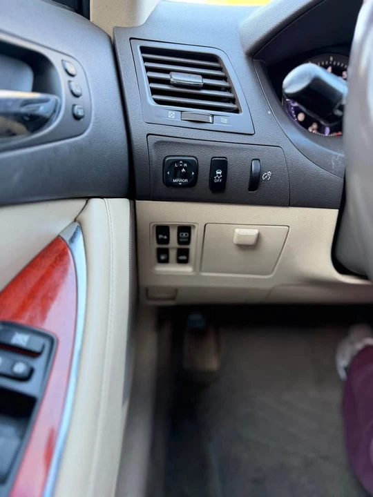2012 Lexus ES 5th Gen - Image 18 of 19