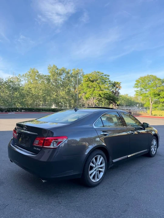 2012 Lexus ES 5th Gen - Image 4 of 19