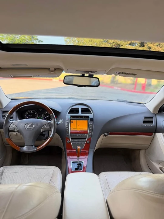2012 Lexus ES 5th Gen - Image 14 of 20