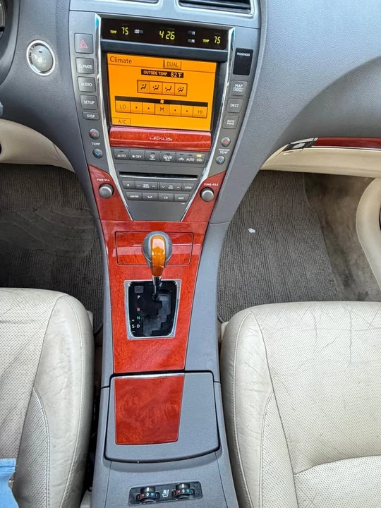 2012 Lexus ES 5th Gen - Image 19 of 19