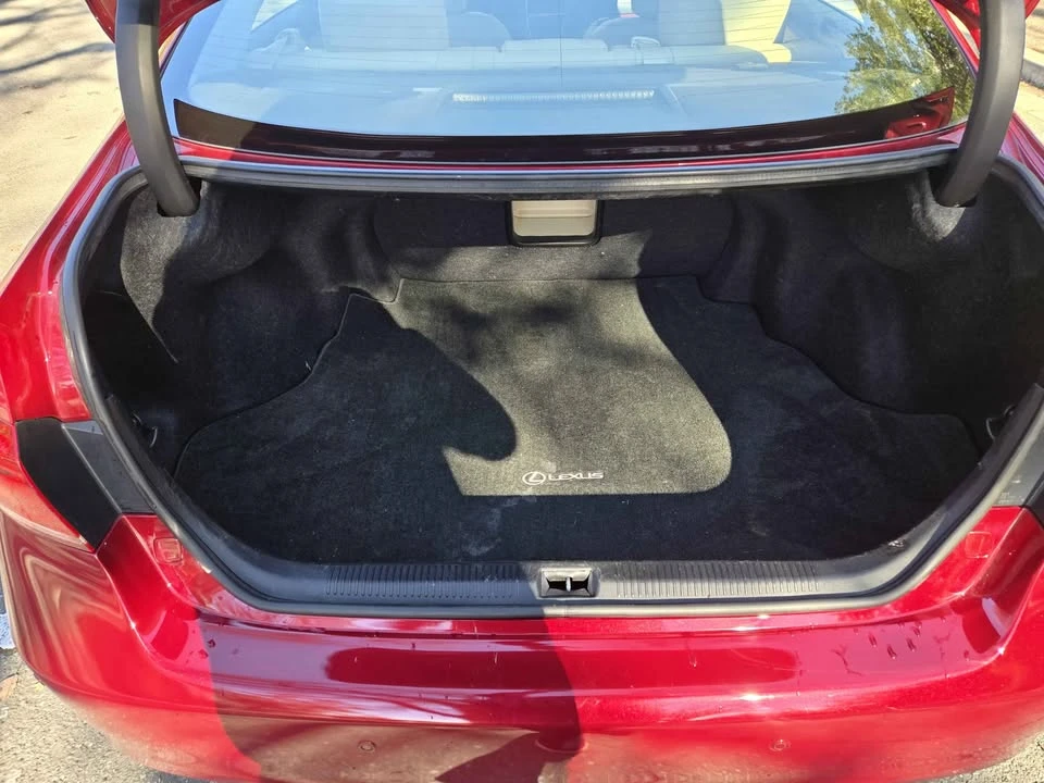 2012 Lexus ES 5th Gen - Image 10 of 12