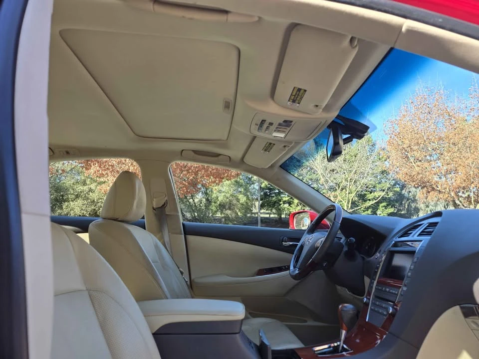 2012 Lexus ES 5th Gen - Image 11 of 12