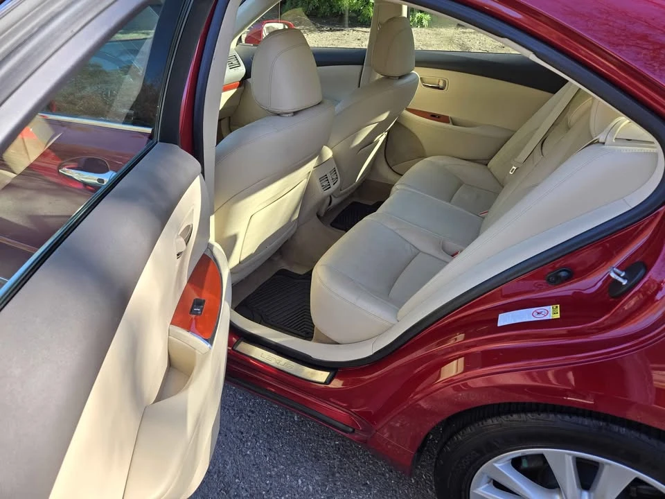 2012 Lexus ES 5th Gen - Image 7 of 12