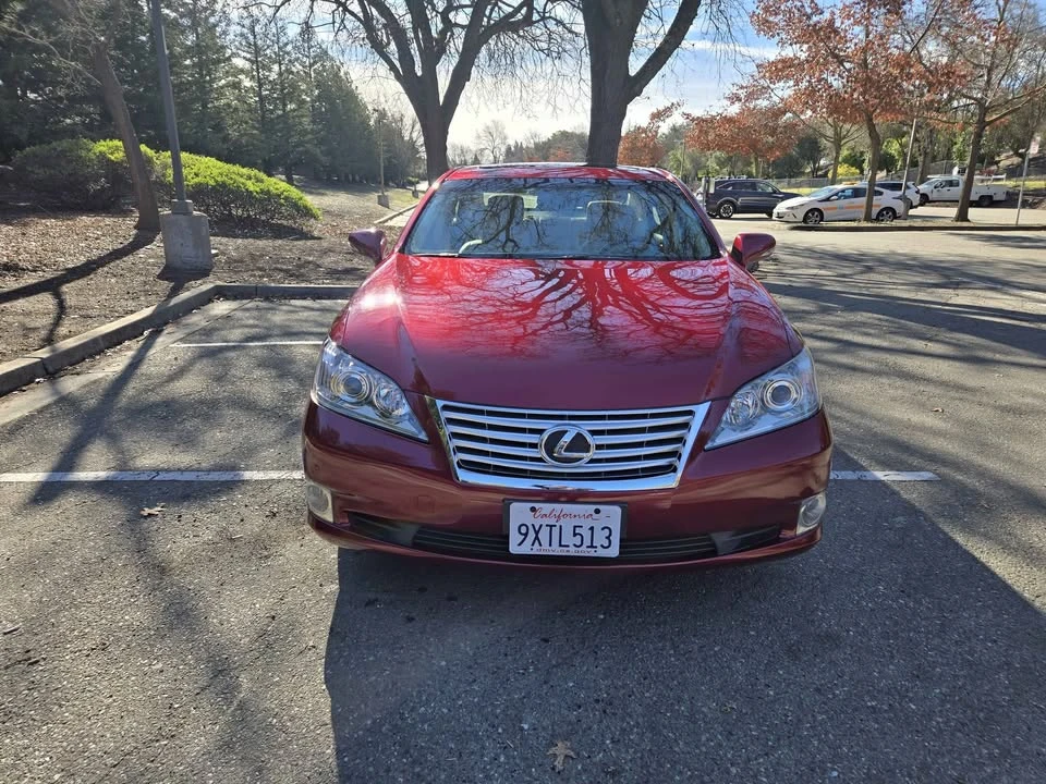 2012 Lexus ES 5th Gen - Image 2 of 12