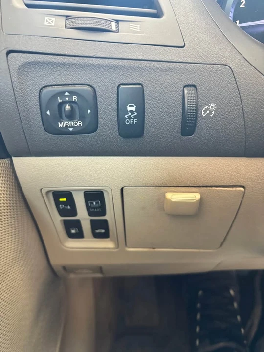 2012 Lexus ES 5th Gen - Image 16 of 18