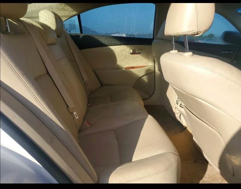 2012 Lexus ES 5th Gen - Image 17 of 18