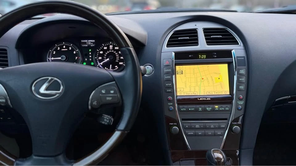 2012 Lexus ES 5th Gen - Image 12 of 14