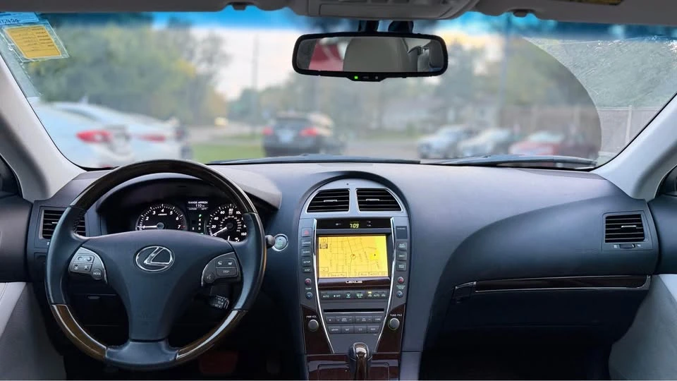 2012 Lexus ES 5th Gen - Image 11 of 14