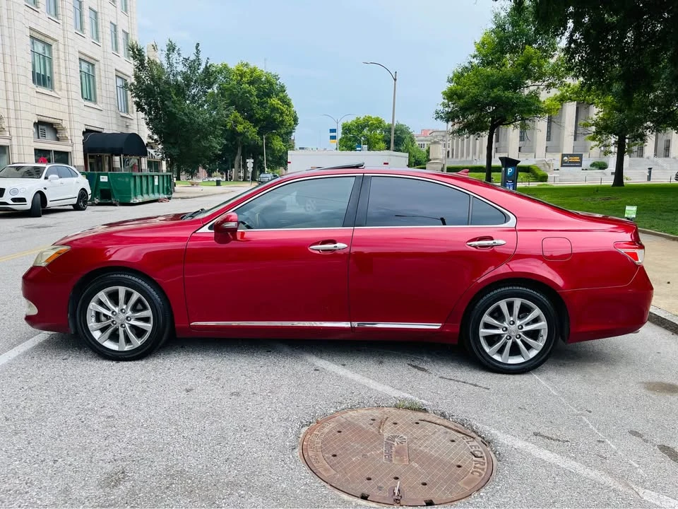 2012 Lexus ES 5th Gen - Image 7 of 18