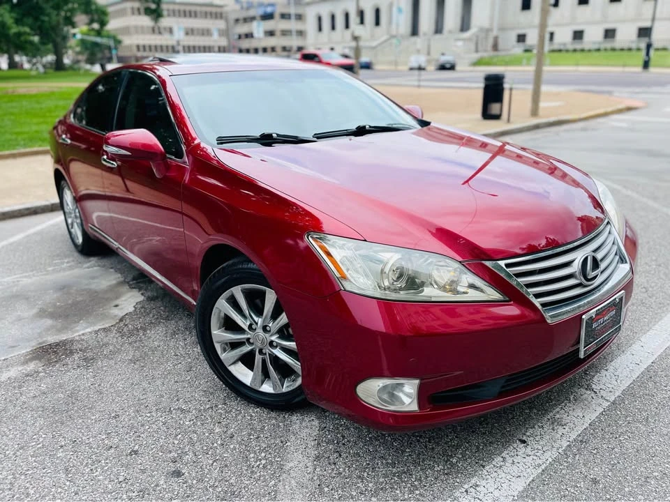 2012 Lexus ES 5th Gen - Image 2 of 18