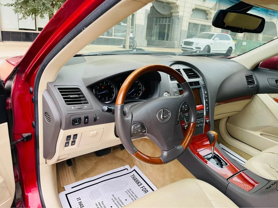 2012 Lexus ES 5th Gen - Image 11 of 18