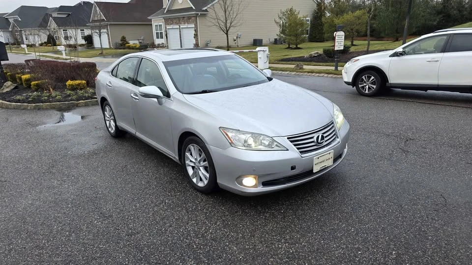 2012 Lexus ES 5th Gen - Image 7 of 20