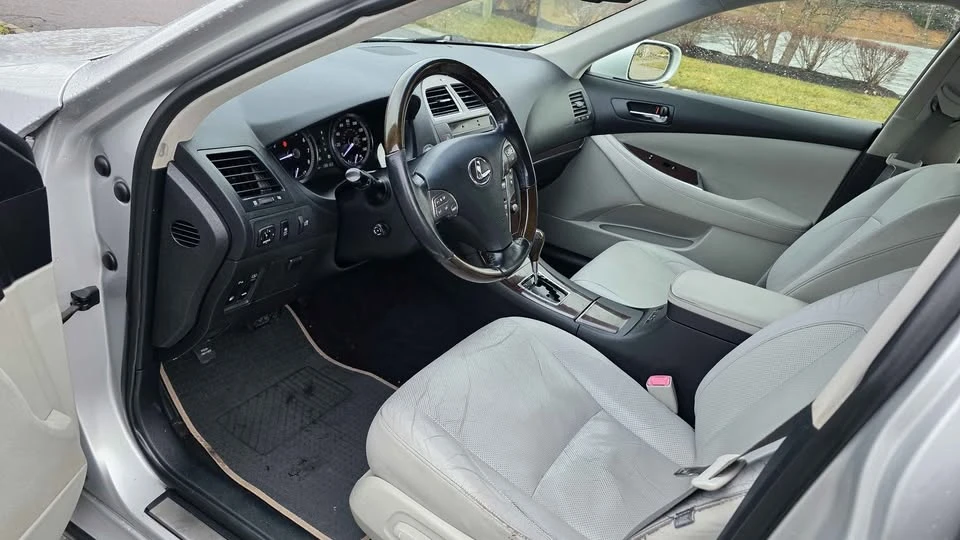 2012 Lexus ES 5th Gen - Image 9 of 20