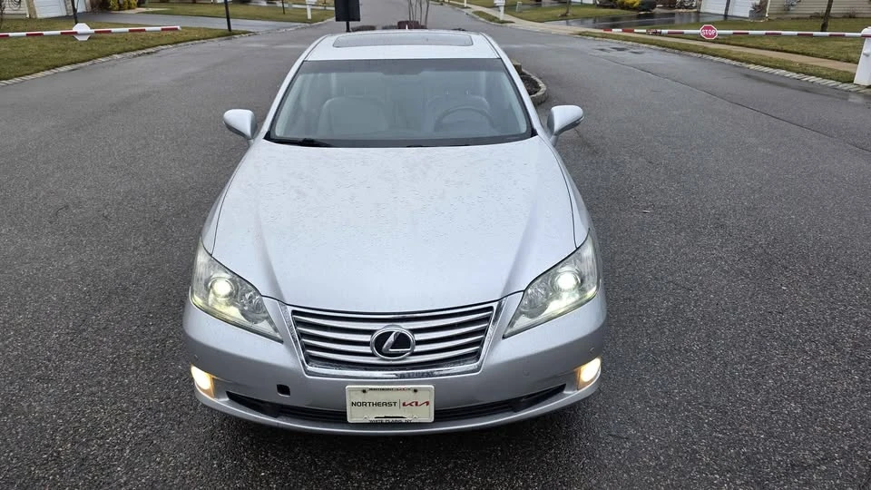 2012 Lexus ES 5th Gen - Image 6 of 20