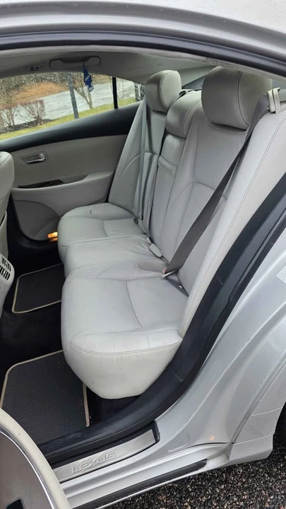 2012 Lexus ES 5th Gen - Image 11 of 20