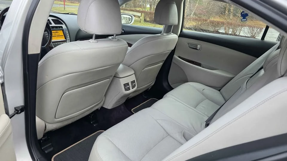 2012 Lexus ES 5th Gen - Image 12 of 20
