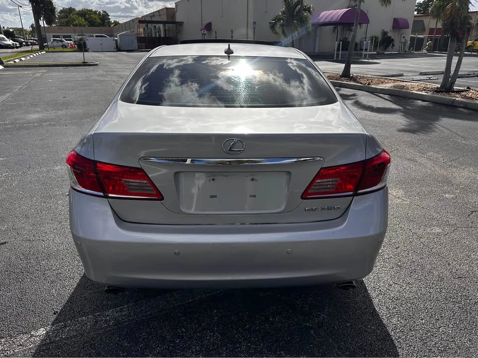 2012 Lexus ES 6th Gen - Image 5 of 9