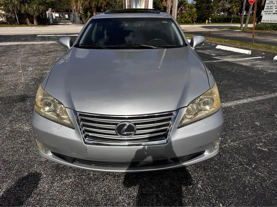 2012 Lexus ES 6th Gen - Image 2 of 9