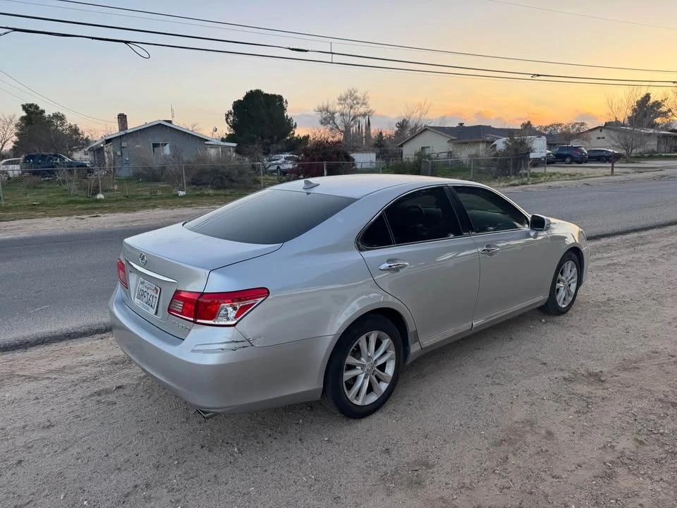 2012 Lexus ES 5th Gen - Image 3 of 12