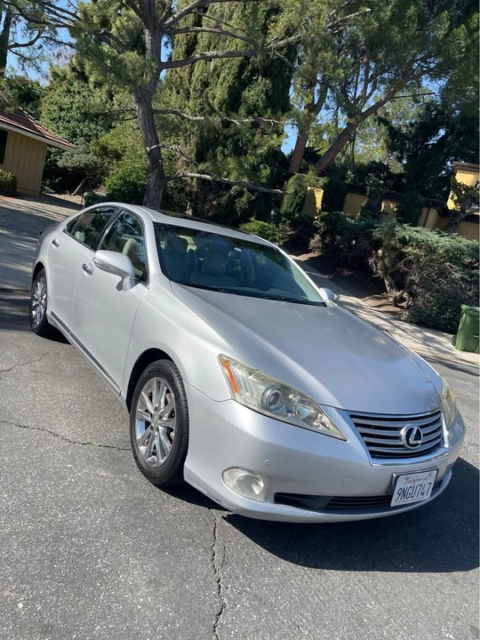 2012 Lexus ES 5th Gen - Image 8 of 14