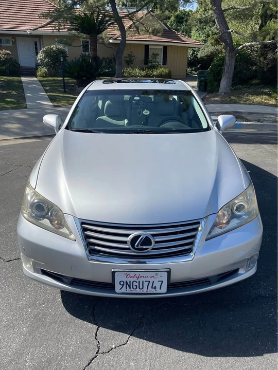 2012 Lexus ES 5th Gen - Image 2 of 14