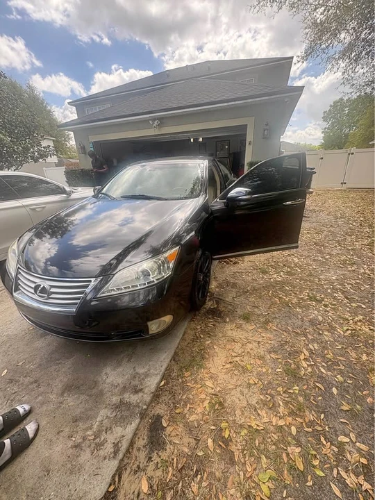 2012 Lexus ES 5th Gen - Image 2 of 15