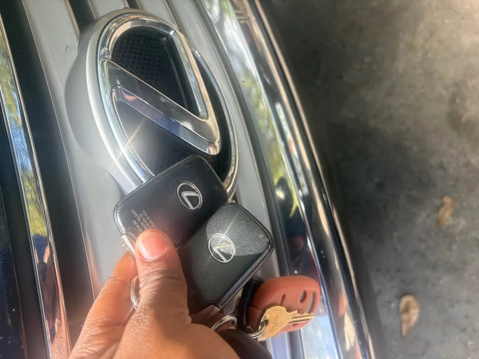 2012 Lexus ES 5th Gen - Image 14 of 15