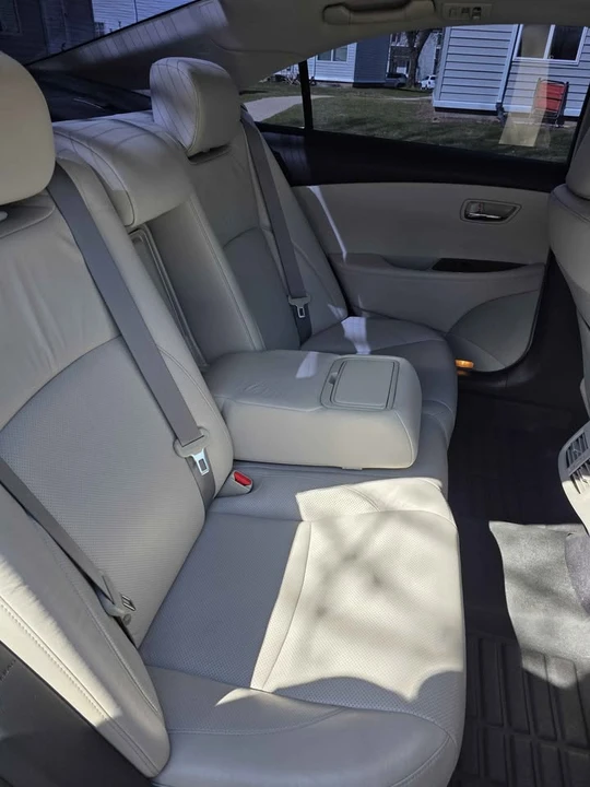2012 Lexus ES 5th Gen - Image 5 of 12