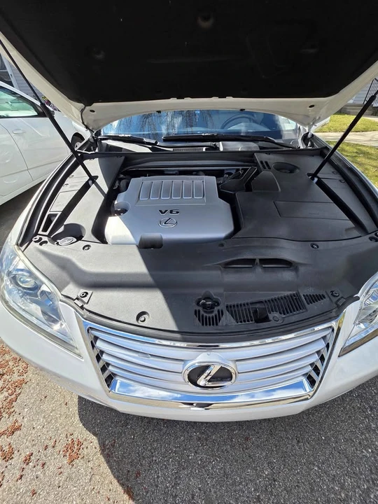 2012 Lexus ES 5th Gen - Image 10 of 12