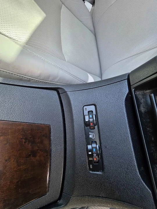 2012 Lexus ES 5th Gen - Image 9 of 12