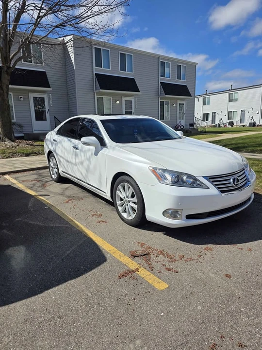2012 Lexus ES 5th Gen - Image 3 of 12