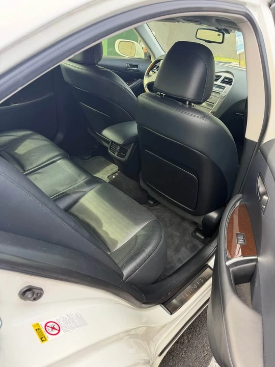 2012 Lexus ES 5th Gen - Image 3 of 10