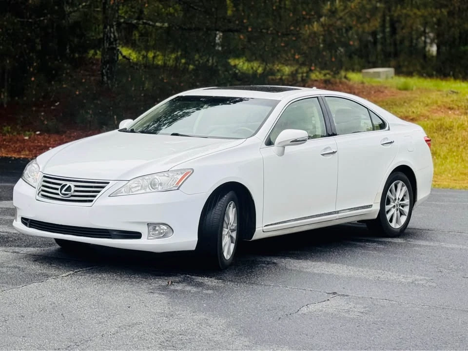2012 Lexus ES 5th Gen - Image 2 of 11